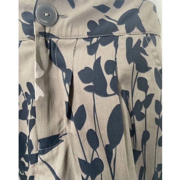 Gap Gray Floral A‎ Line Mini Skirt Size 0R - Picture 8 of 8